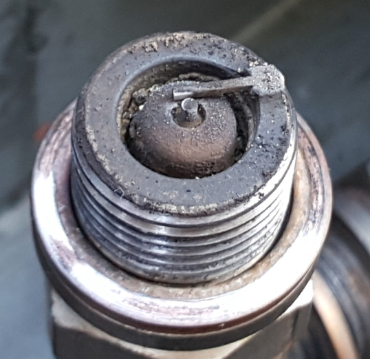 Maintenance & Avionics How can one detect a broken piston ring (high