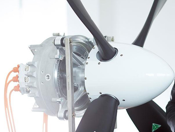 Hangar Talk - 5kW / kg 260 kW electric engine,